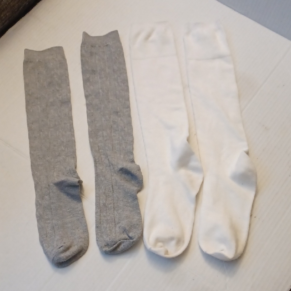 $4 Add-on Long Gray and White Socks - Girl's Large